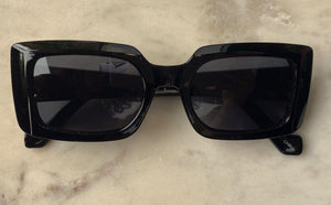 Faith Sunglasses in Black