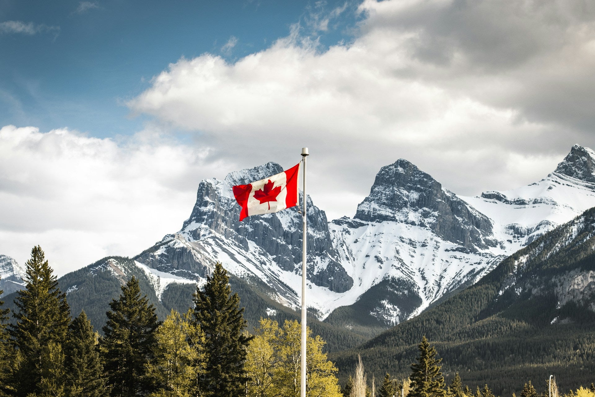 Postcards & Canadiana Cards