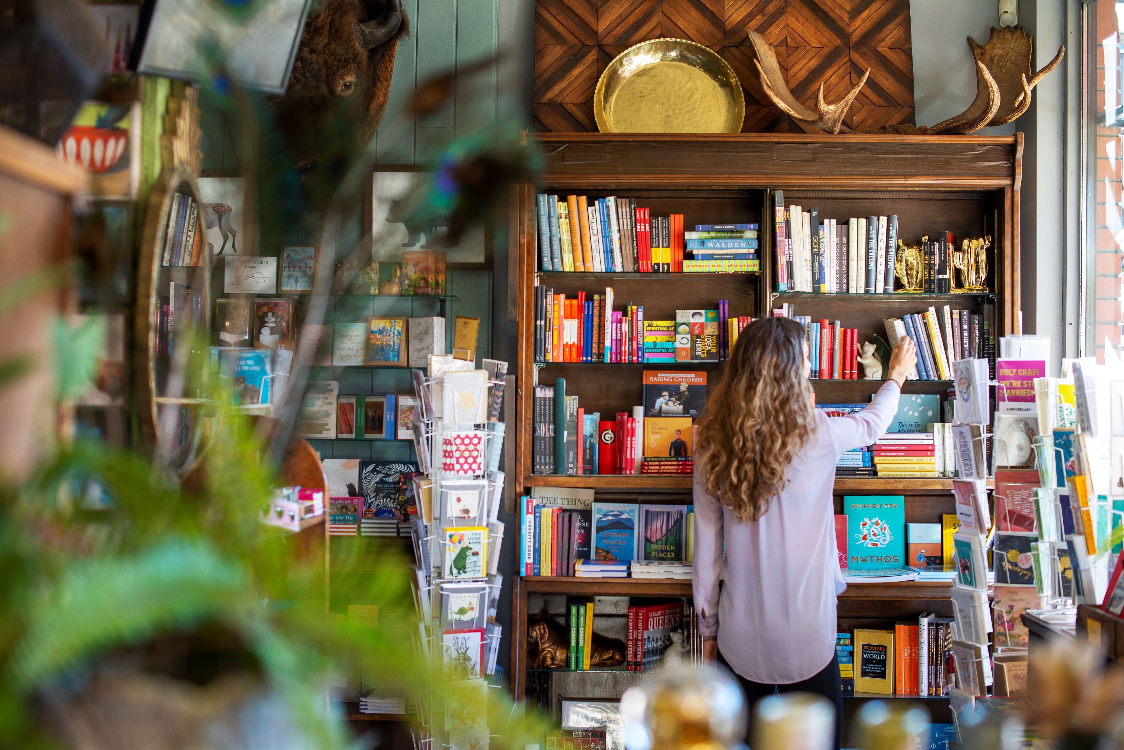 Carefully curated books, including guidebooks on Alberta, informational books, fiction, non-fiction, cookbooks. Stationary including journals, notecards, guided journals.