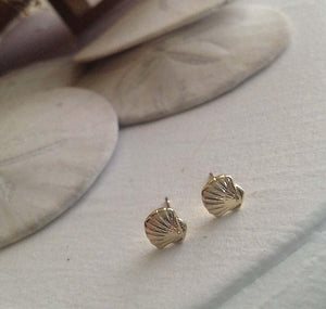 Seashell Stud Earrings Gold