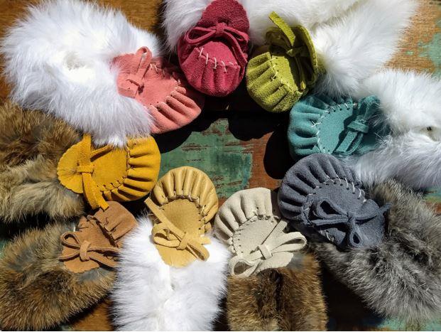 Baby Moccasins with Fur in A Variety of Colours