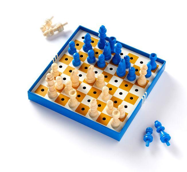say yes to the chess game, chess set for on the go or at home